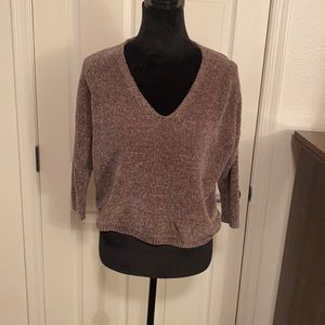 Ladies brown v-neck cropped sweater with quarter length sleeves